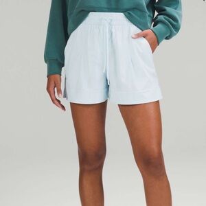 Lululemon Lightweight Short 3.5” size 8